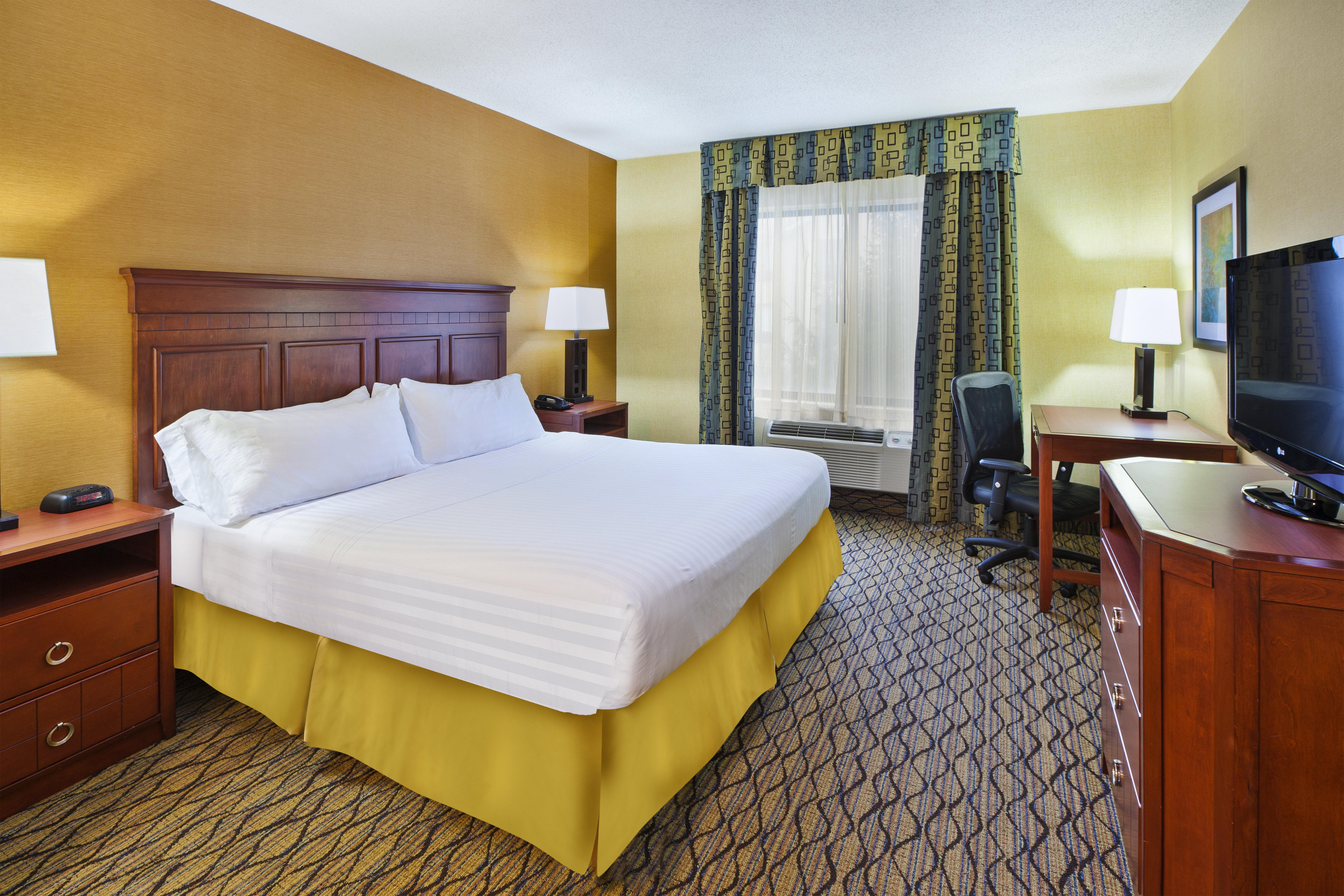 Holiday Inn Express Hotel & Suites - Belleville Area By Ihg Exterior foto