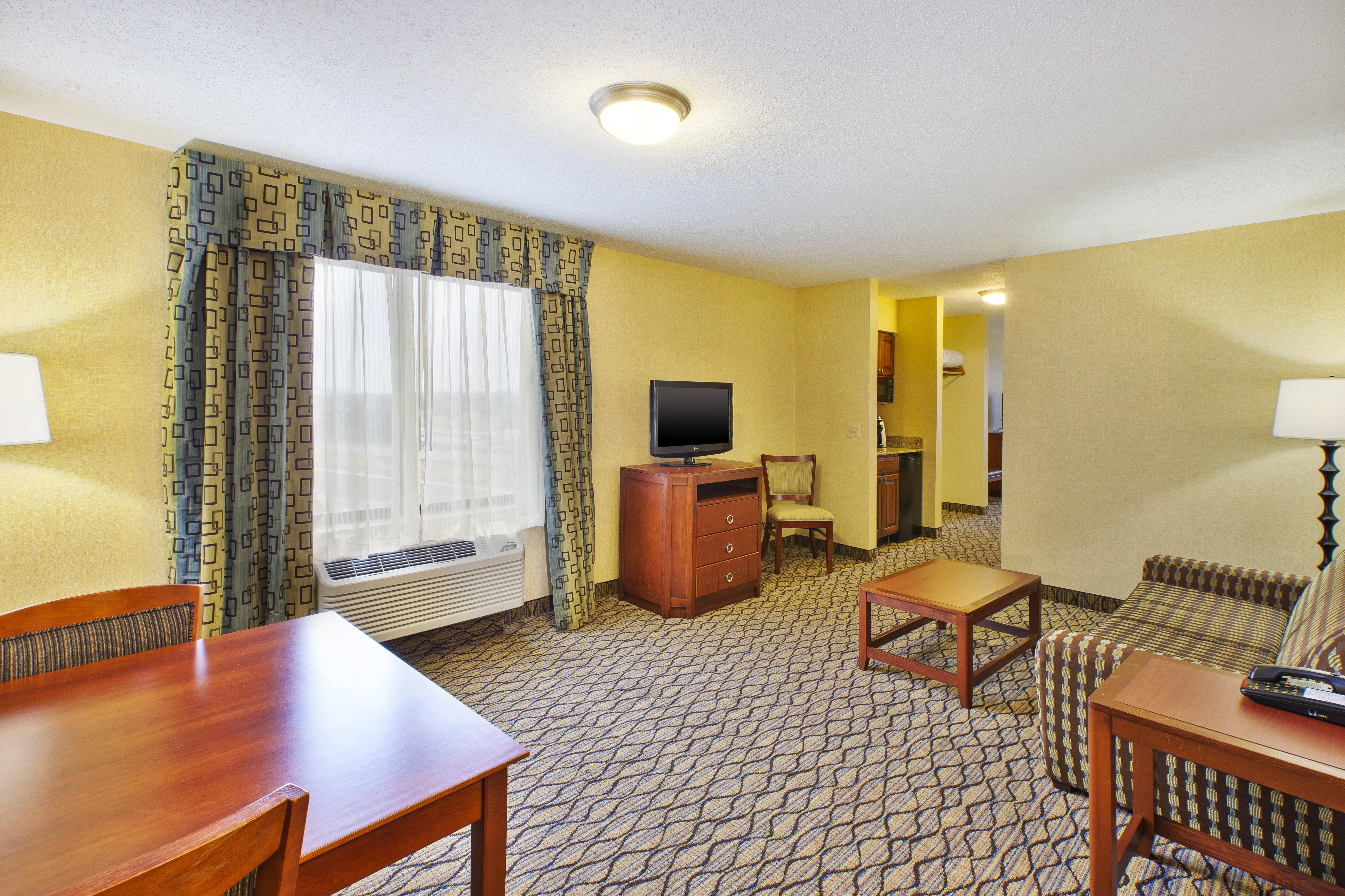 Holiday Inn Express Hotel & Suites - Belleville Area By Ihg Exterior foto