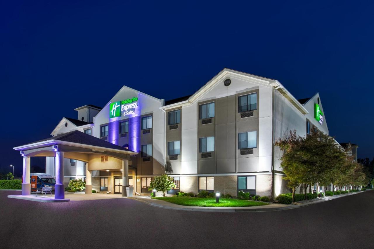 Holiday Inn Express Hotel & Suites - Belleville Area By Ihg Exterior foto