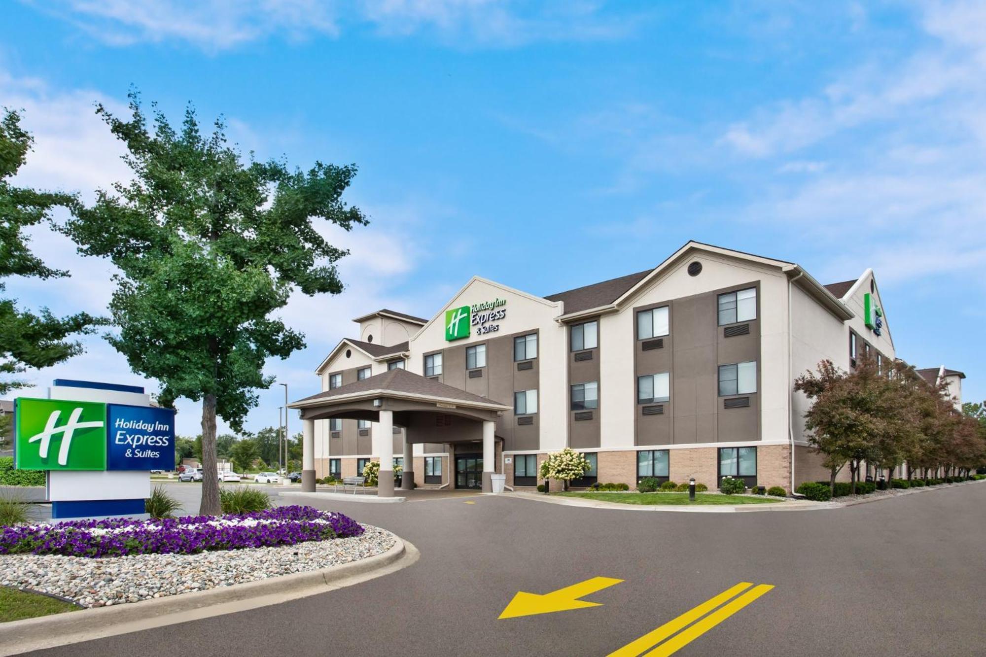 Holiday Inn Express Hotel & Suites - Belleville Area By Ihg Exterior foto