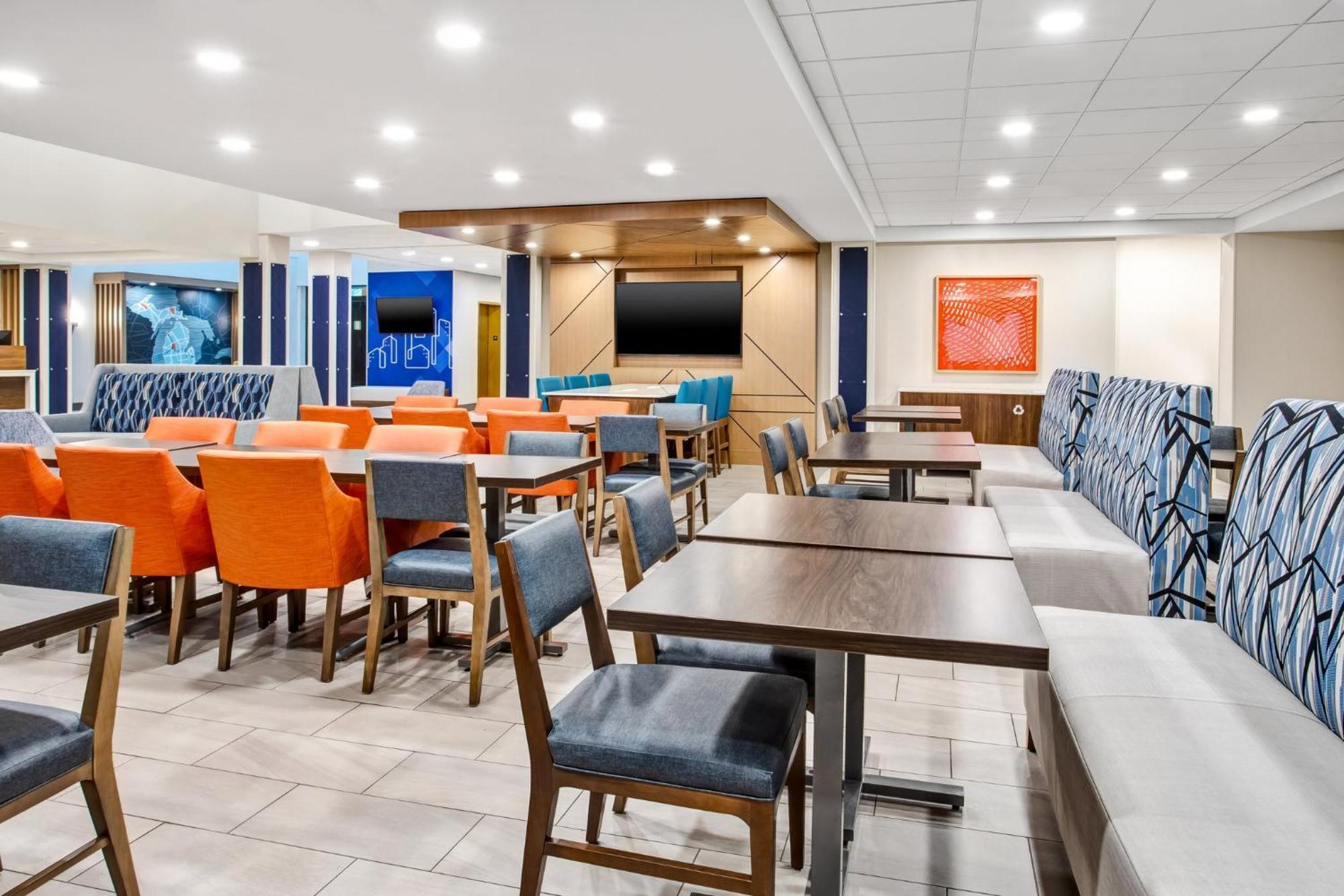 Holiday Inn Express Hotel & Suites - Belleville Area By Ihg Exterior foto